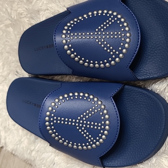 Lucky Brand Sandal, Peace Sign casual slide. Brand new. - Picture 5 of 11